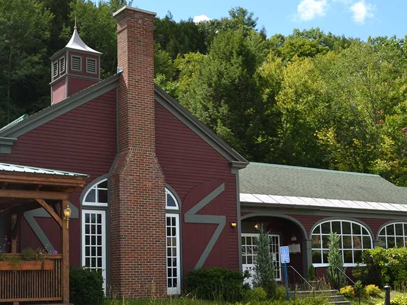 Brattleboro, Vt Restaurant Photos The New England House